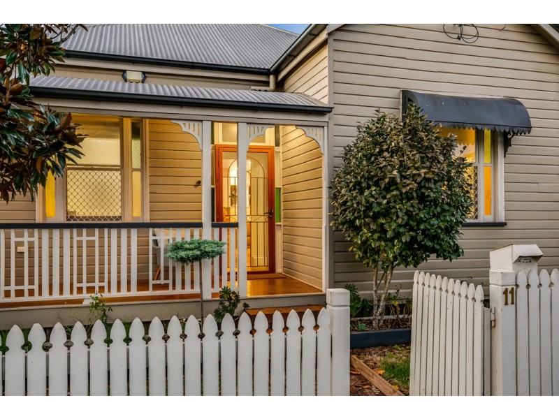11 Burns Street, East Toowoomba QLD 4350