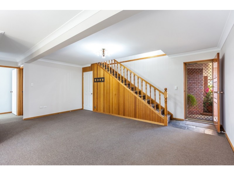 Unit 4/11c Gatfield Street, Newtown QLD 4350