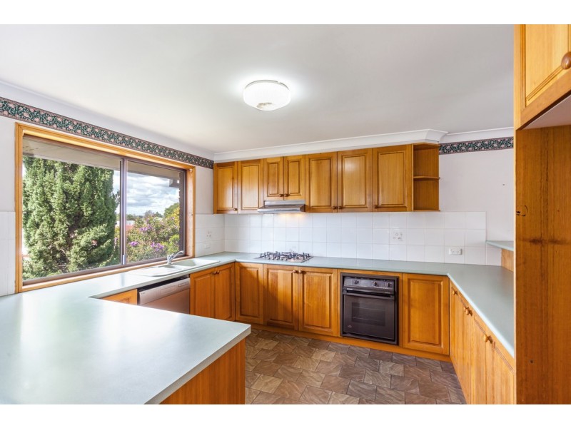 Unit 4/11c Gatfield Street, Newtown QLD 4350