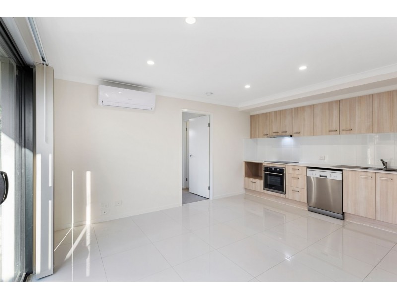 1/26 Weebah Place, Cambooya QLD 4358