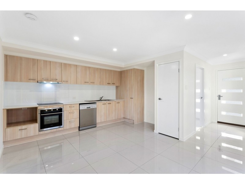 1/26 Weebah Place, Cambooya QLD 4358