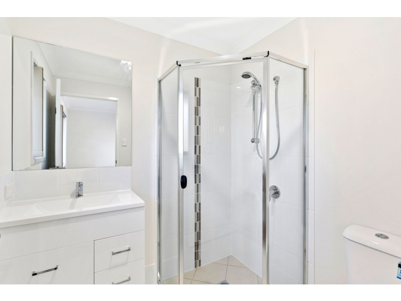 1/26 Weebah Place, Cambooya QLD 4358