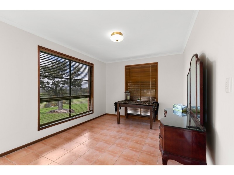 14 McStay Street, Middle Ridge QLD 4350