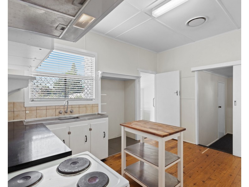 28 McDowall Street, Newtown QLD 4350