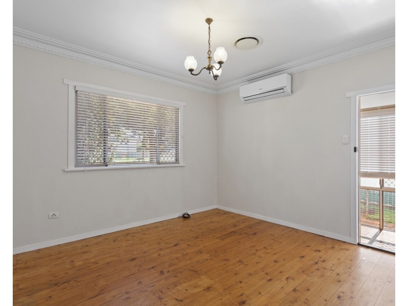 28 McDowall Street, Newtown QLD 4350