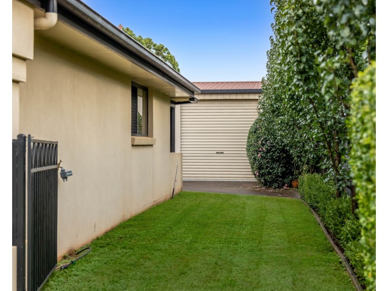 5 Bridget Court, Middle Ridge QLD 4350