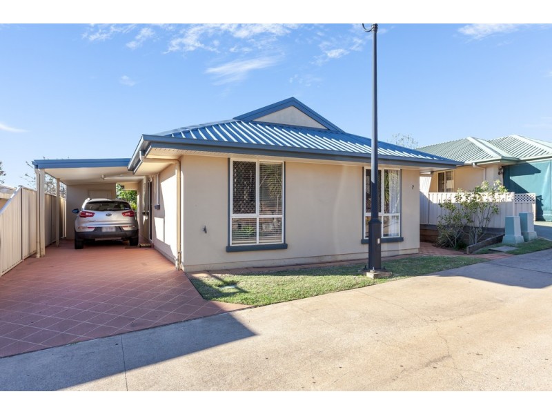 Unit 7/303 Spring Street, Kearneys Spring QLD 4350