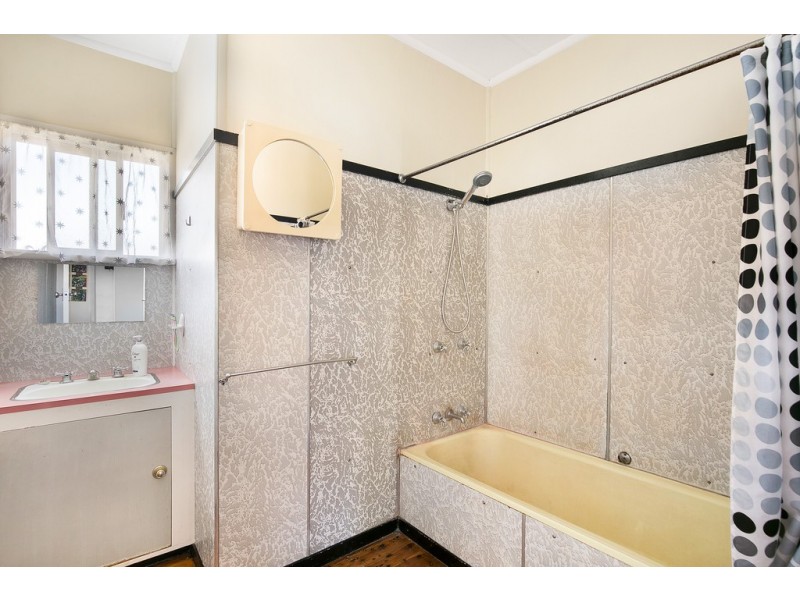 8 Delacey Street, North Toowoomba QLD 4350