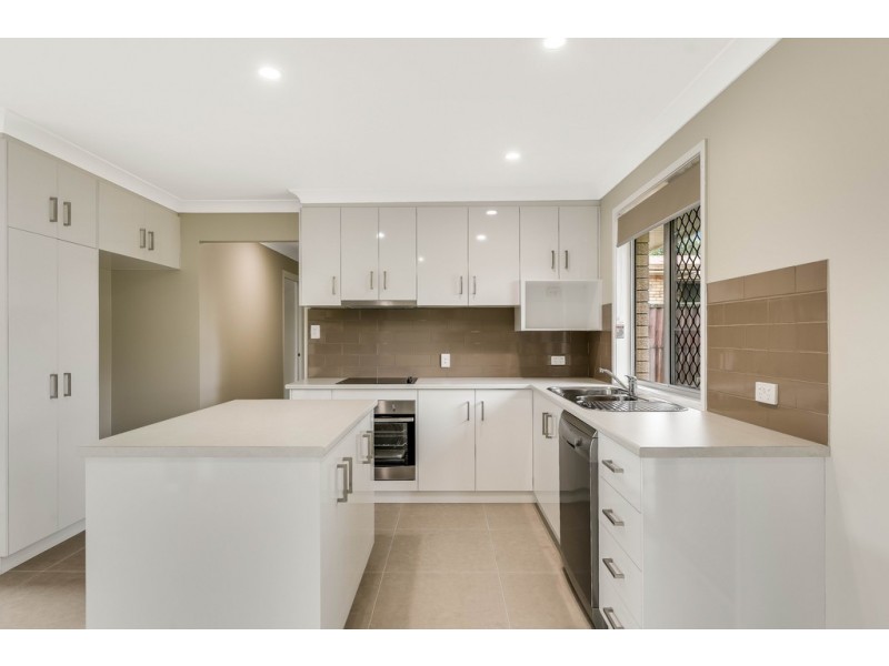 40 Paull Street, Wilsonton QLD 4350