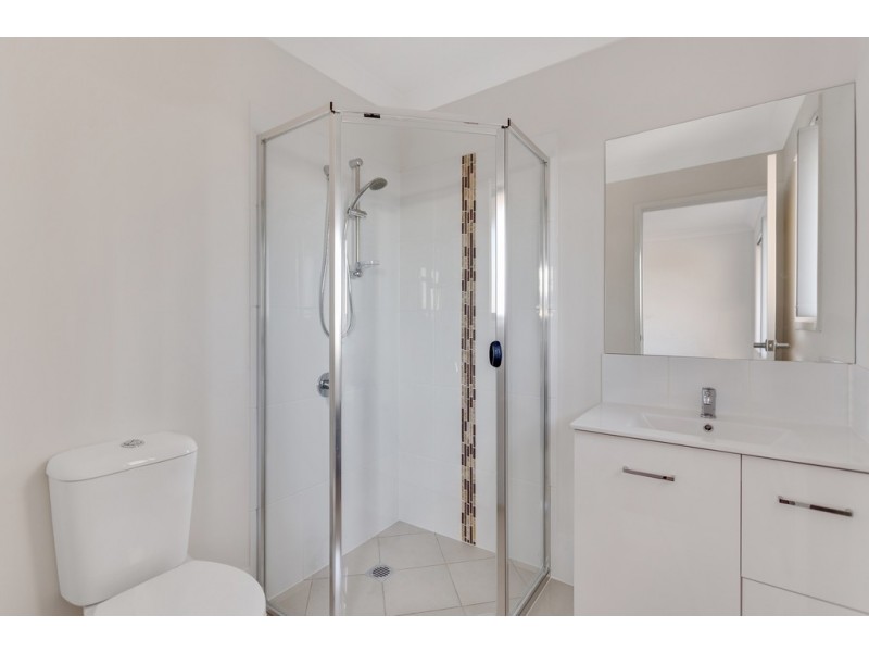 2/29 Myrtleford Crescent, Cambooya QLD 4358