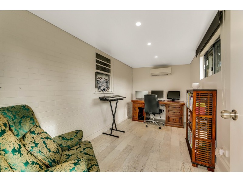 9 Blackdown Street, Harristown QLD 4350