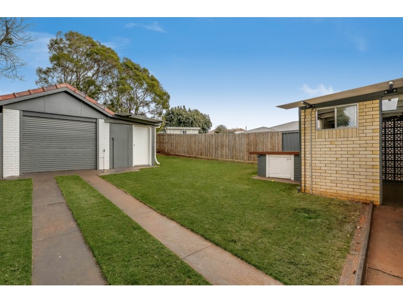 9 Blackdown Street, Harristown QLD 4350