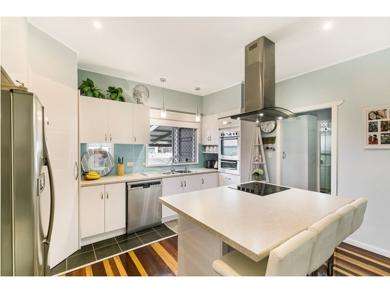32 Fourth Avenue, Harristown QLD 4350