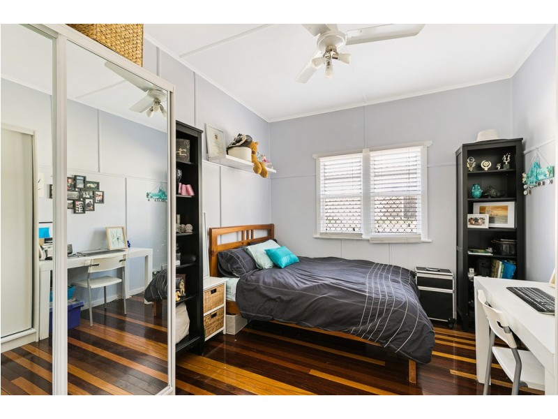 32 Fourth Avenue, Harristown QLD 4350