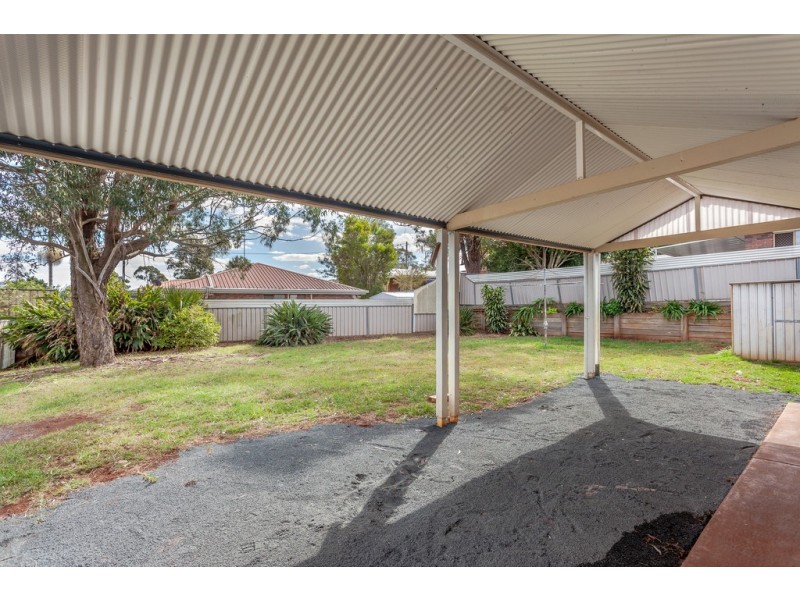 33 Poinciana Street, Newtown QLD 4350