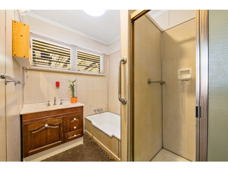 319 Tor Street, Wilsonton QLD 4350