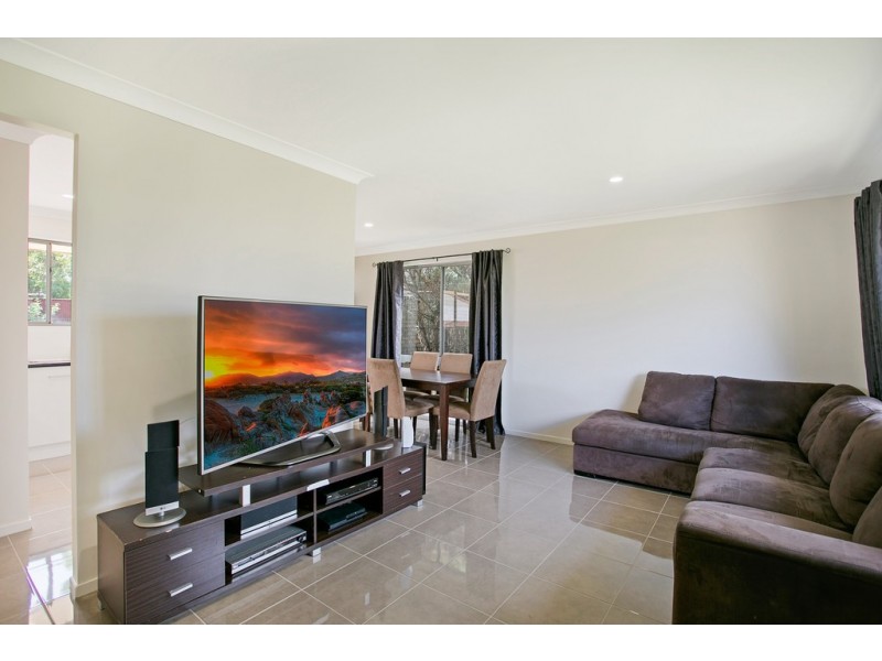 27 Lindberg Street, Wilsonton QLD 4350