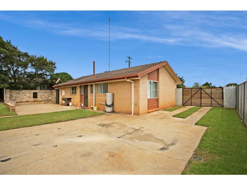 27 Lindberg Street, Wilsonton QLD 4350