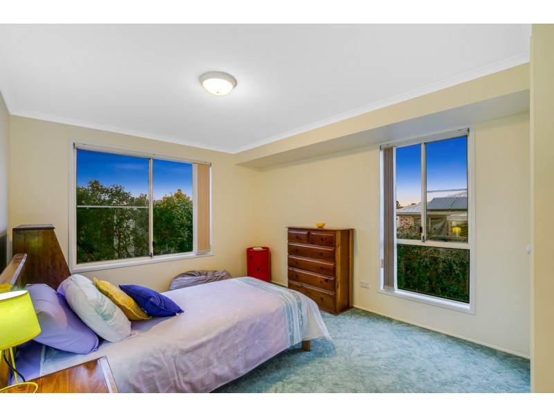 22 Halsworth Street, Cranley QLD 4350