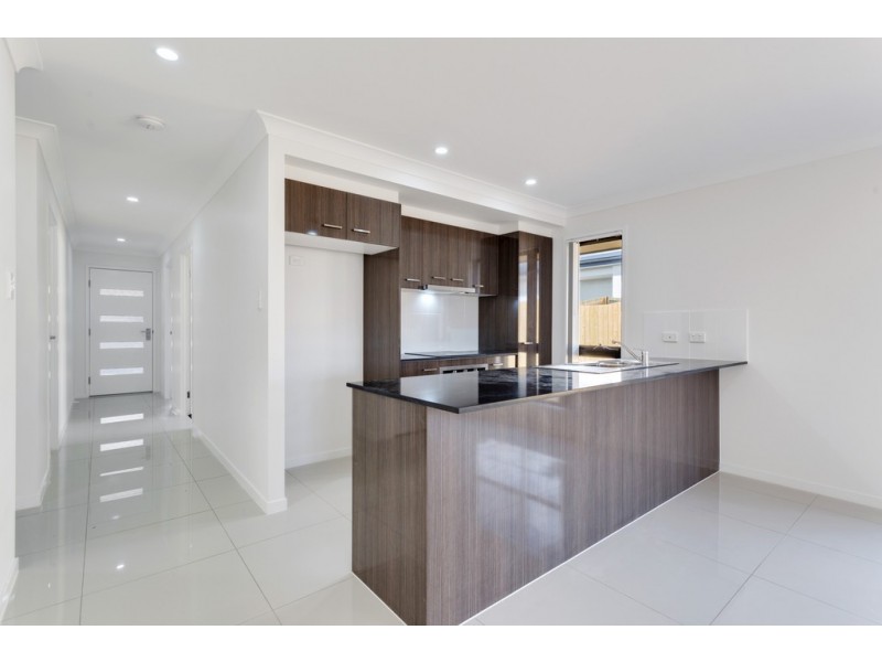 1/45 Myrtleford Crescent, Cambooya QLD 4358