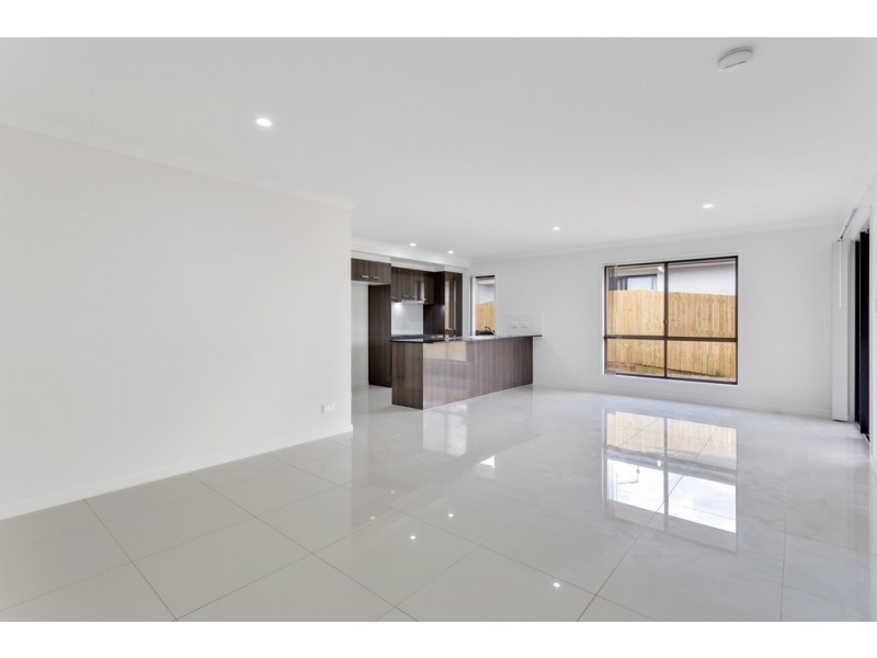 1/45 Myrtleford Crescent, Cambooya QLD 4358