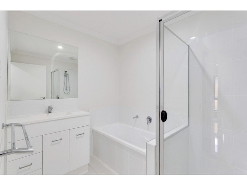 1/45 Myrtleford Crescent, Cambooya QLD 4358