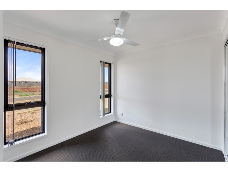 1/45 Myrtleford Crescent, Cambooya QLD 4358