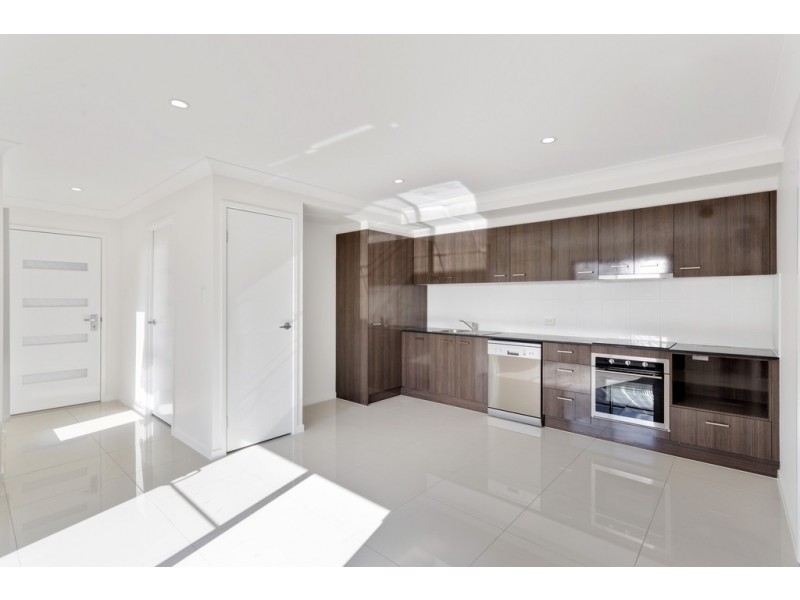 2/45 Myrtleford Crescent, Cambooya QLD 4358