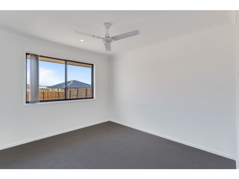 2/45 Myrtleford Crescent, Cambooya QLD 4358