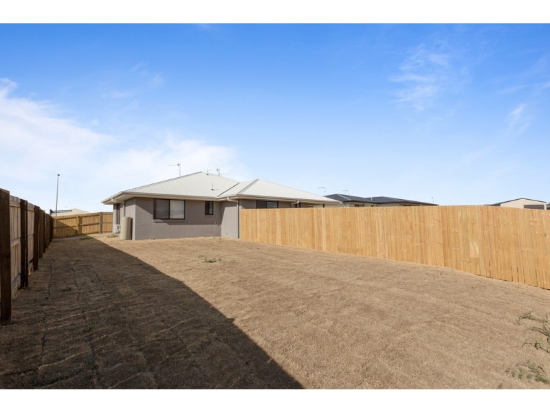 2/45 Myrtleford Crescent, Cambooya QLD 4358