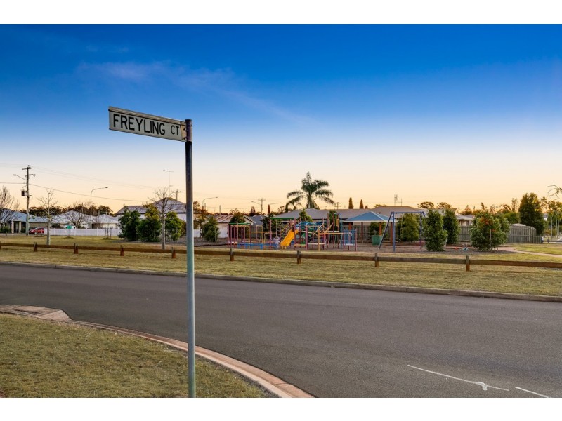 19 Freyling Court, Kearneys Spring QLD 4350