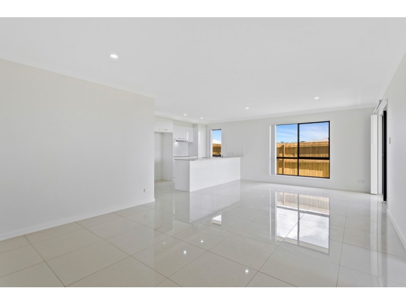 1/5 Murwillock Street, Cambooya QLD 4358