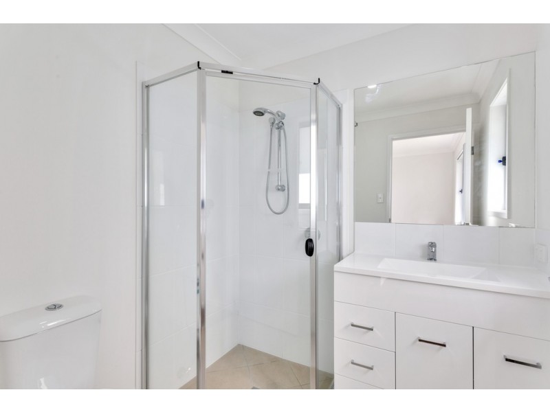 2/5 Murwillock Street, Cambooya QLD 4358