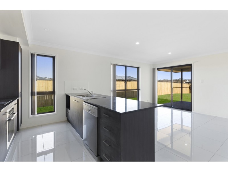 1/47 Myrtleford Crescent, Cambooya QLD 4358