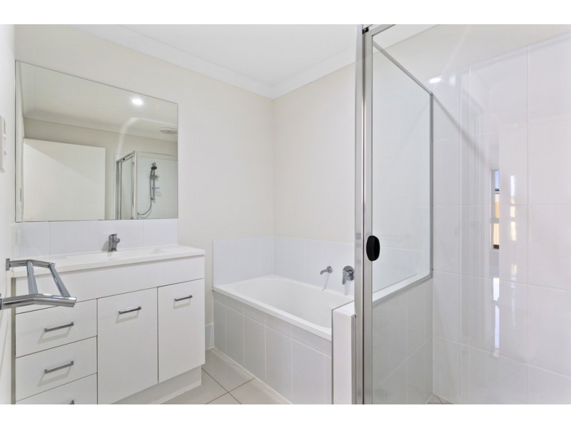 1/47 Myrtleford Crescent, Cambooya QLD 4358