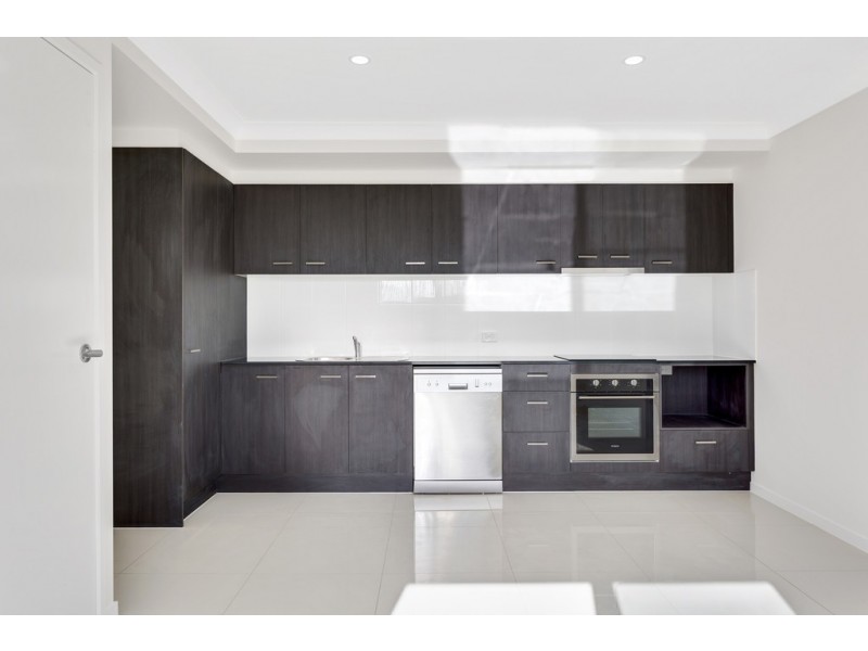 2/47 Myrtleford Crescent, Cambooya QLD 4358