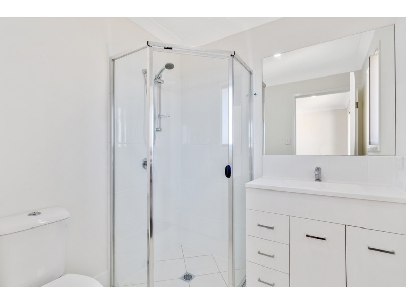 2/47 Myrtleford Crescent, Cambooya QLD 4358