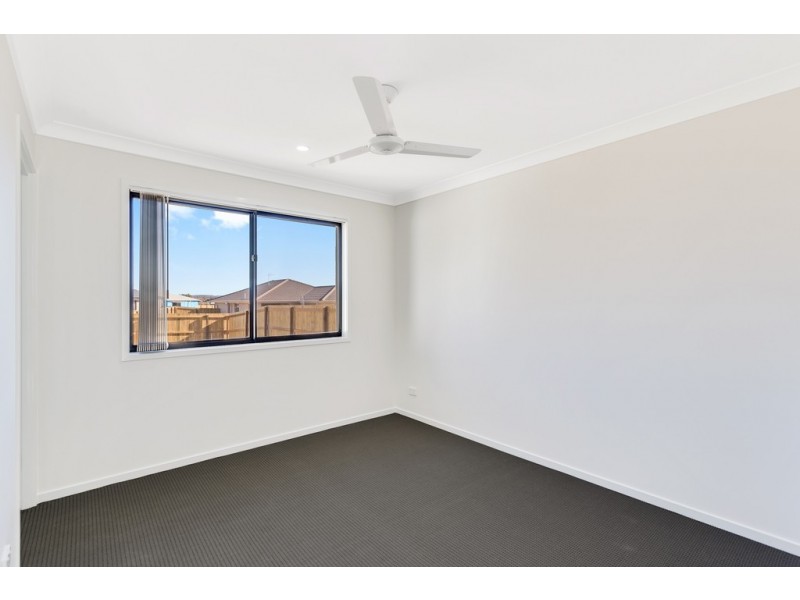 2/47 Myrtleford Crescent, Cambooya QLD 4358