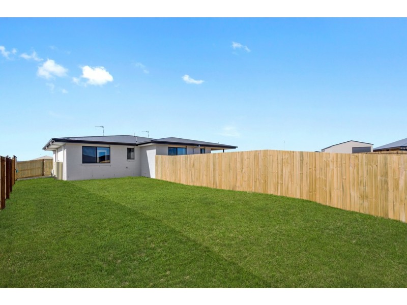 2/47 Myrtleford Crescent, Cambooya QLD 4358
