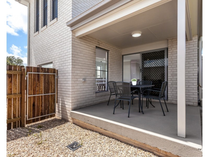 3/6 Swallow Court, Newtown QLD 4350