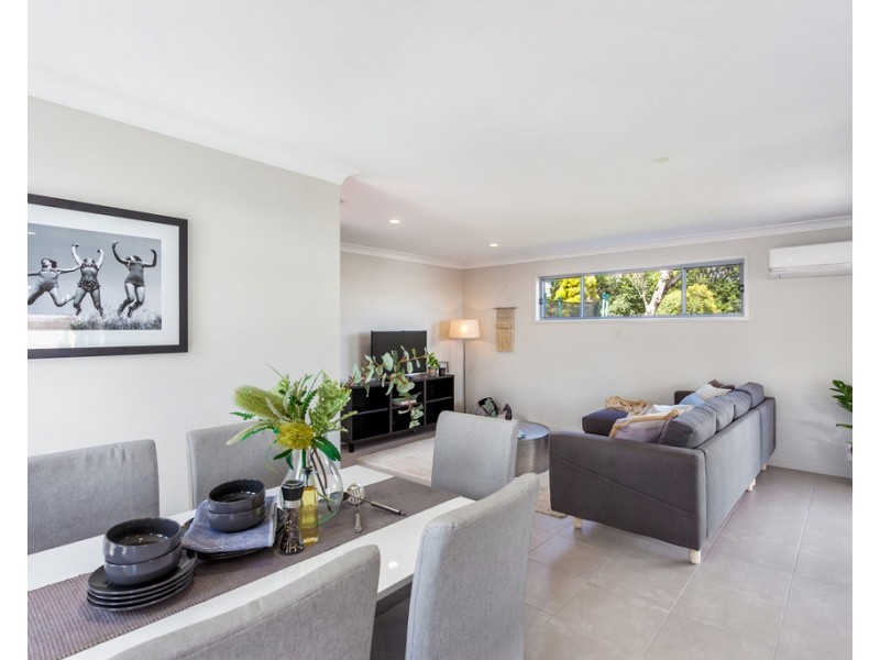 3/6 Swallow Court, Newtown QLD 4350