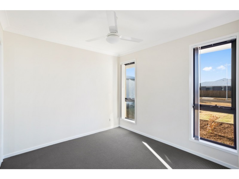 2/116 Magpie Drive, Cambooya QLD 4358