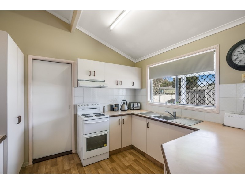 9 Moore Crescent, Wilsonton QLD 4350