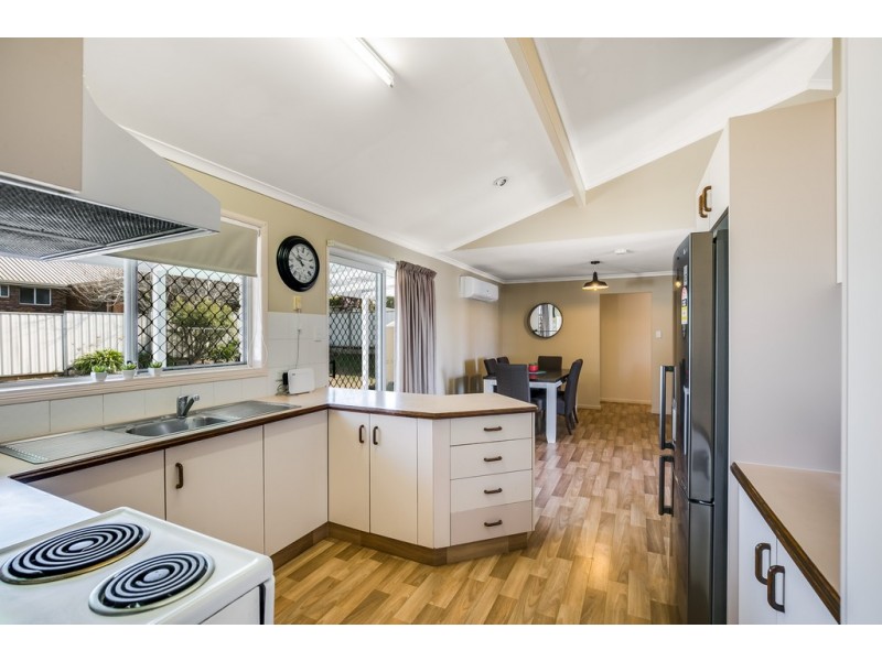 9 Moore Crescent, Wilsonton QLD 4350