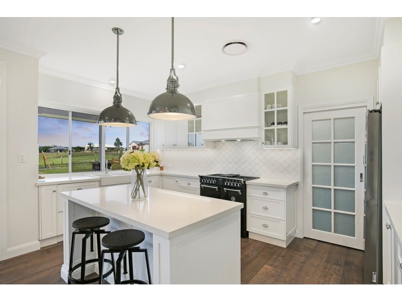 2 Daybreak Close, Cabarlah QLD 4352