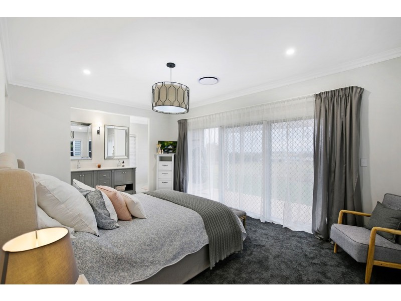 2 Daybreak Close, Cabarlah QLD 4352