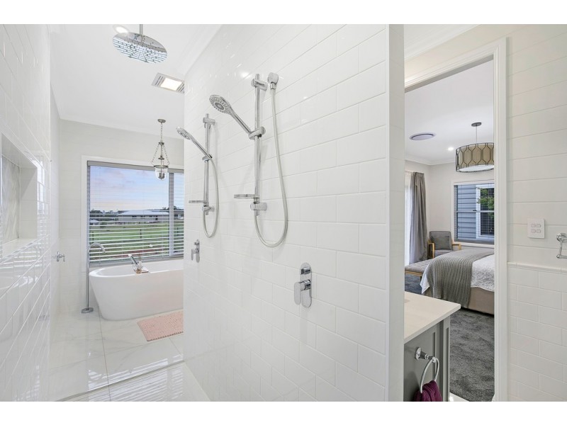 2 Daybreak Close, Cabarlah QLD 4352