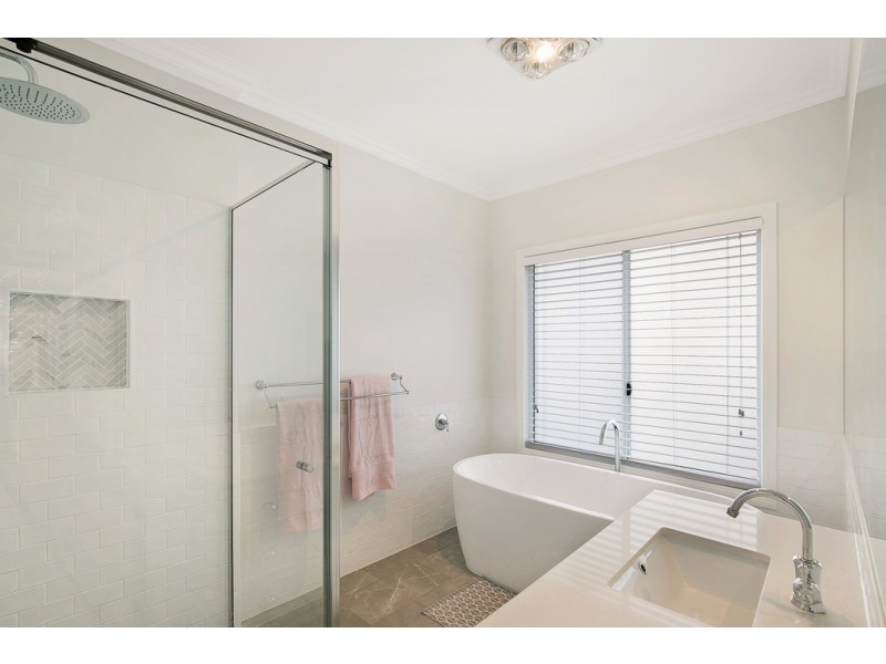 2 Daybreak Close, Cabarlah QLD 4352