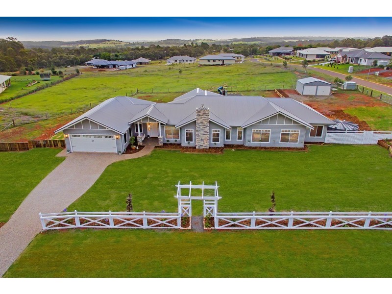 2 Daybreak Close, Cabarlah QLD 4352