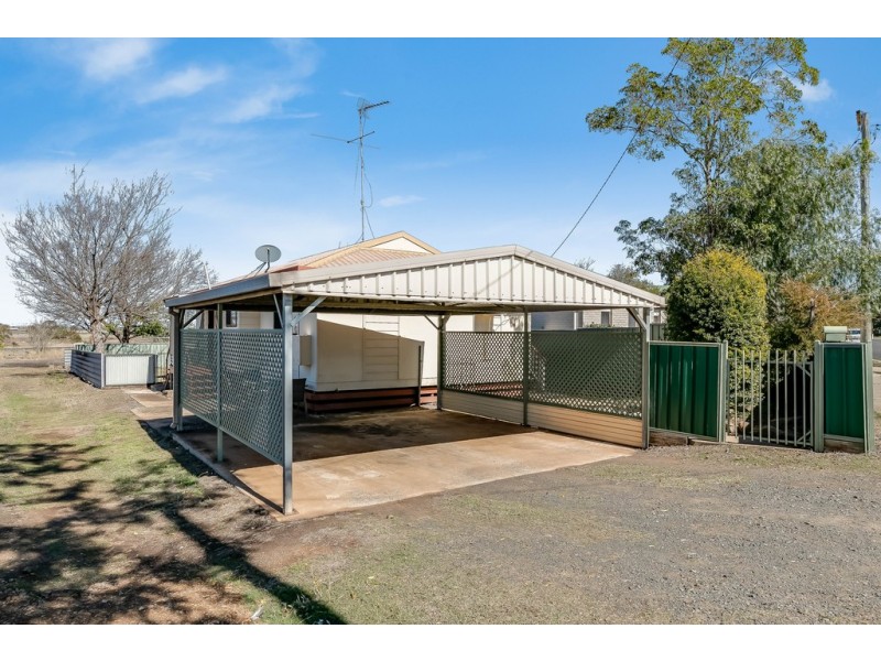104 Main Street, Westbrook QLD 4350
